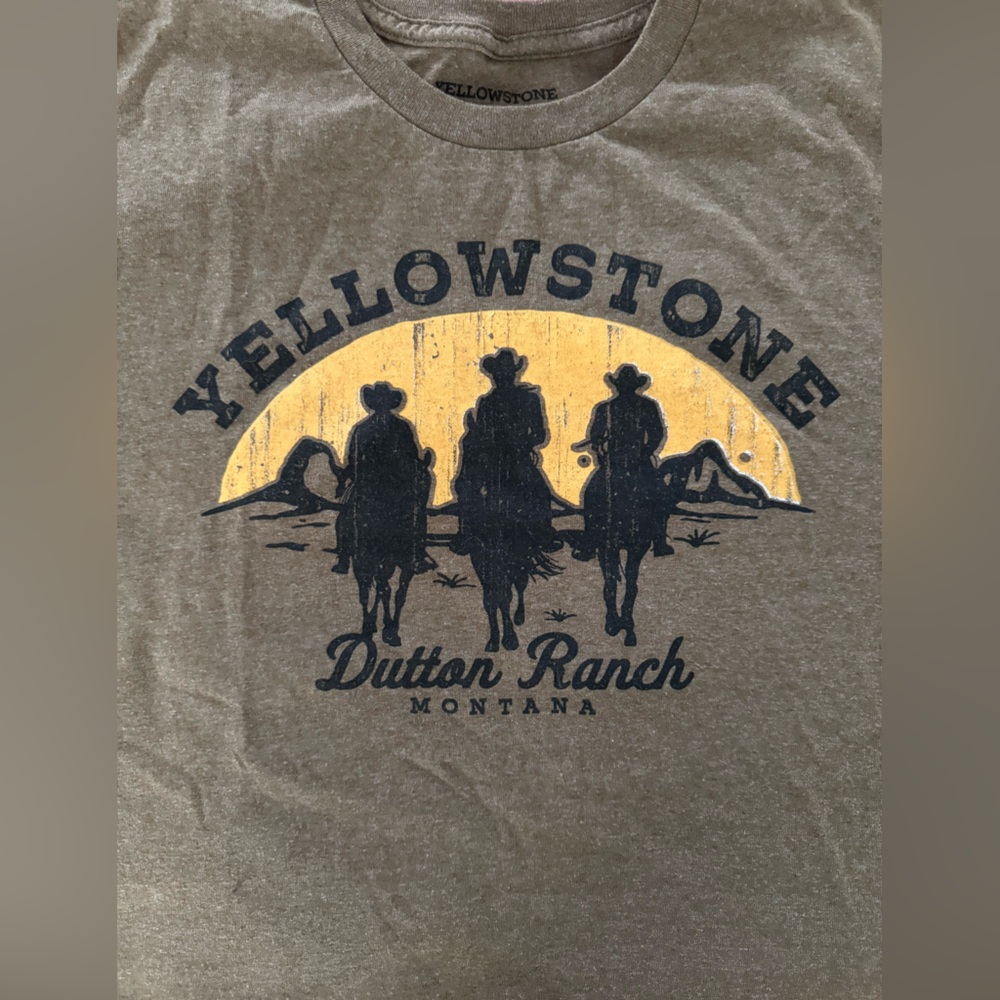 Yellowstone tee Men's Large